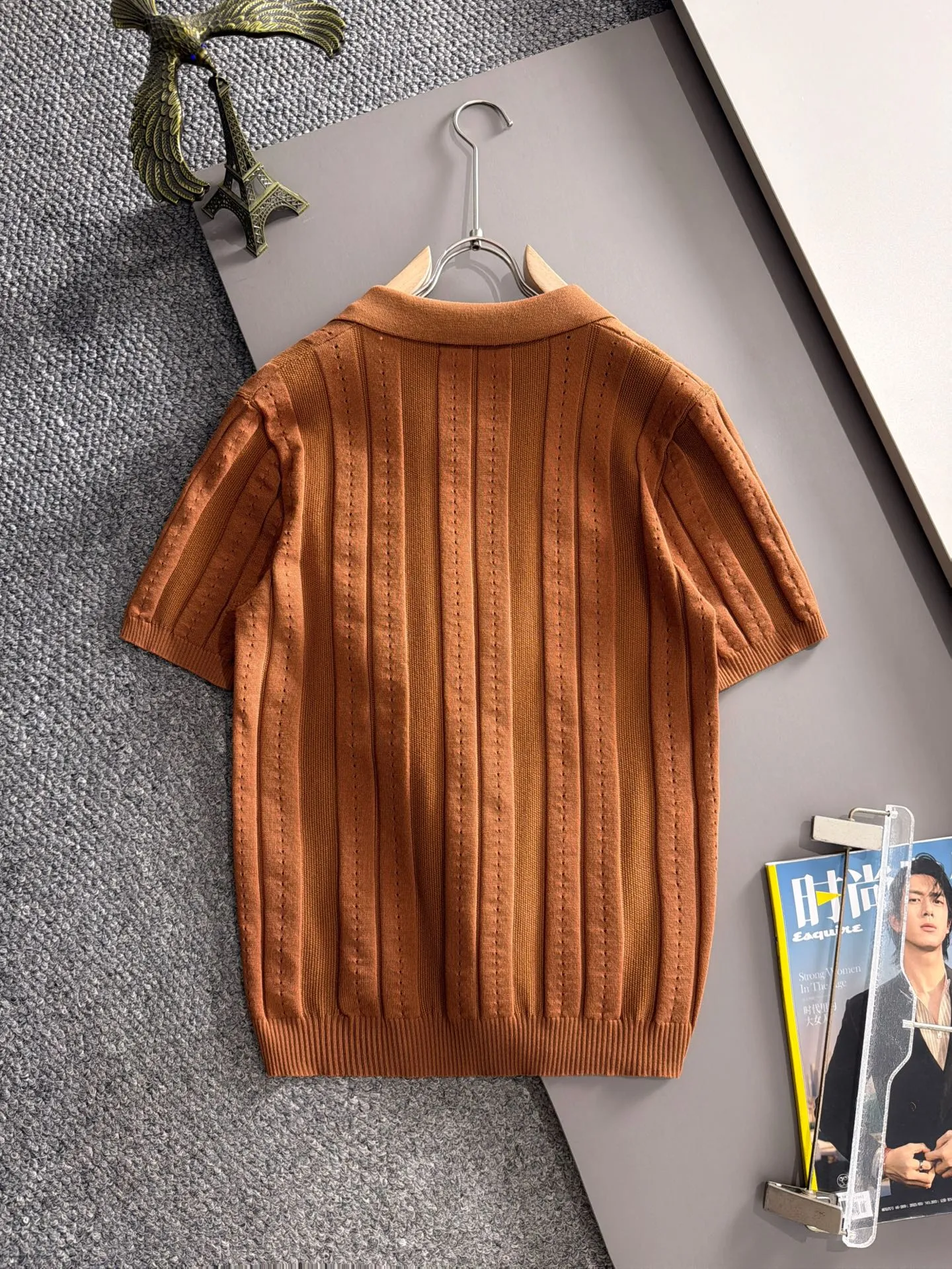 LP high quality Loro Piana 26ss New Arrival men's short-sleeved T-shirt. Made of combed cotton yarn knitted cotton fabric, no pressure when entering and exiting the counter. Exclusive control of raw materials. It feels substantial when weighed, and the upper body is more textured than ordinary T-shirts. This texture can handle the weather easily and is suitable for both hot and cold! Loose fit design, looks noble. The only correct version is available Size: M to 3XL